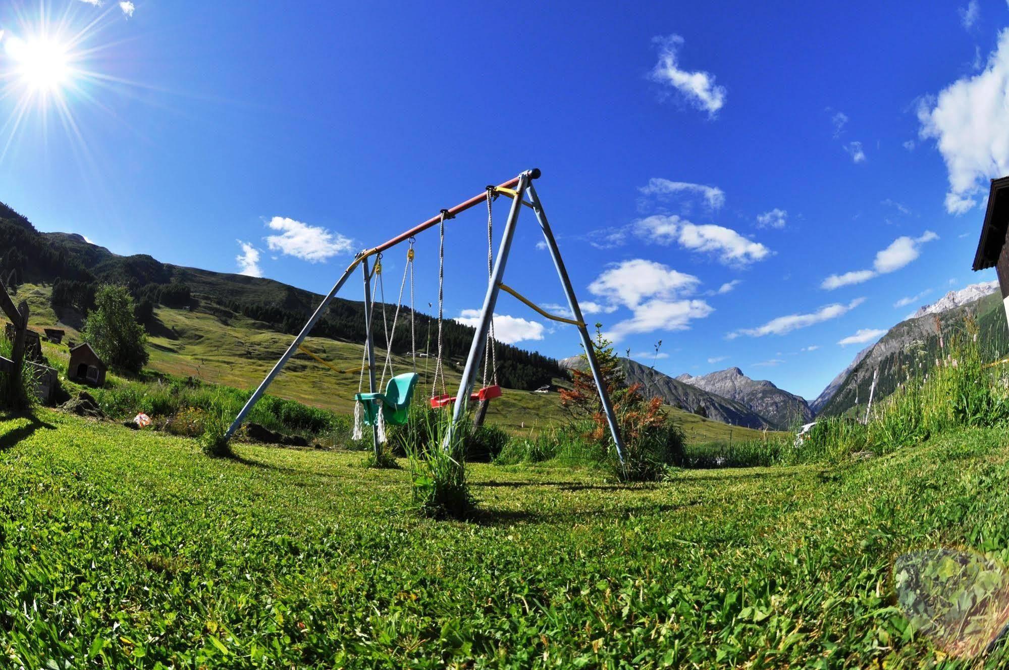 Alpen Royal By Livigno Accomodation מראה חיצוני תמונה